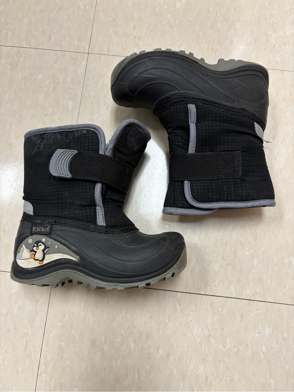 Good condition Kids Black Winter Snow Boots with Penguin Accent